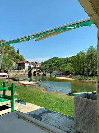 Апартаменты Riverside Guest House Риека-Црноевича Апартаменты-1
